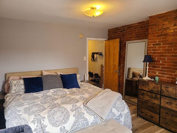 3rd image of 2-614 N 32nd St #2