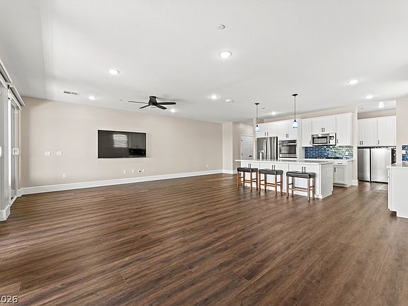 2nd image of 2555 Hampton Rd Unit 11210