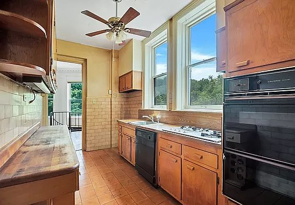 4th image of 117 Prospect Park W APT 2