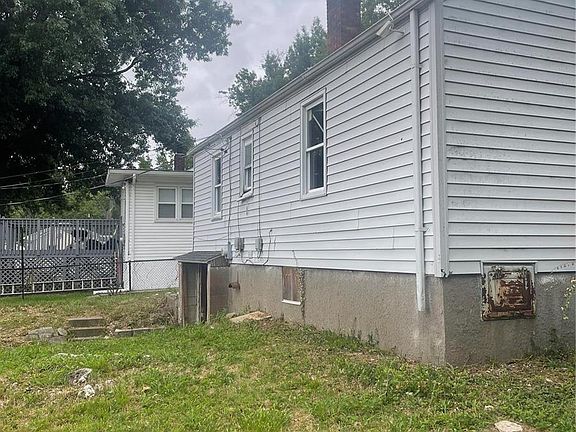 4th image of 7007 Paisley Dr