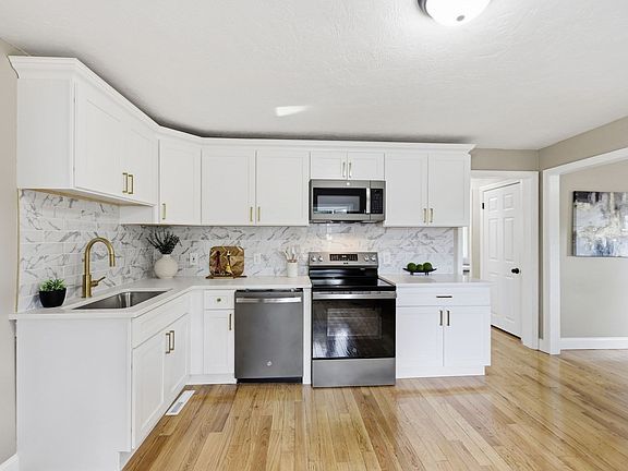 5th image of 19 Cherry St