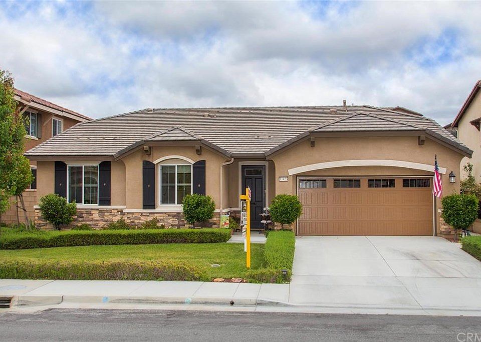 1st image of 32423 Dahl Dr