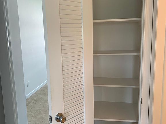 5th image of 2453 NE 51st St APT D211