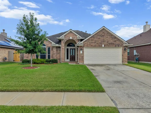 5119 Camarosa Dr, Pasadena, TX 77504