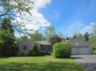 2 Anita Dr, Southampton, MA 01073