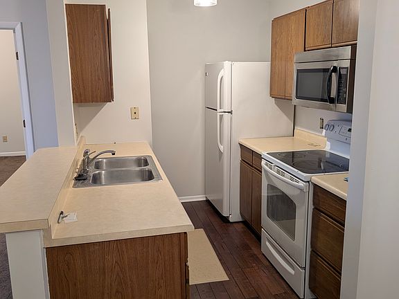 5th image of 72 View Terrace Dr Suite 12