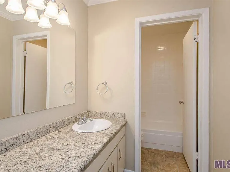 10442 Jefferson Hwy #42F — Photo 11