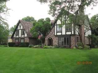 731 Camelot Dr, Burr Ridge, IL 60527