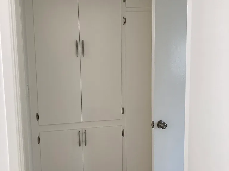 Unit 203 1 + 1