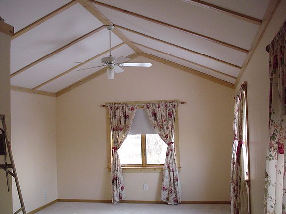 vaulted master bdrm