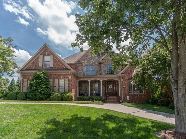 5524 Summer Hill Ln, Winston Salem, NC 27106