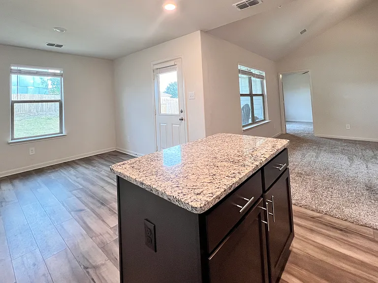 108 Telegraph Trl — Photo 17