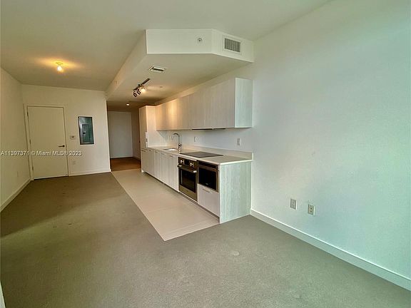 4th image of 501 NE 31st St Unit 2607