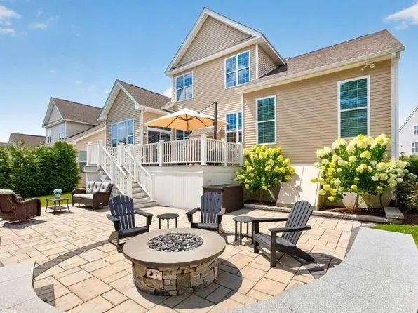 70 Woody Nook, Plymouth, MA 02360