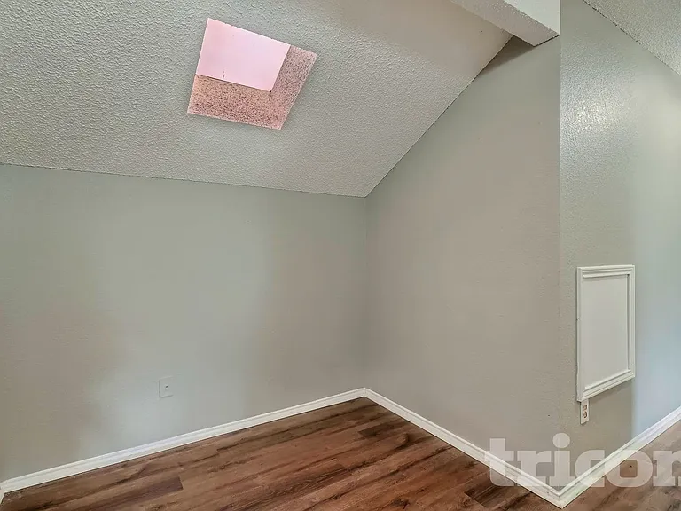 8316 Auburn Dr — Photo 5