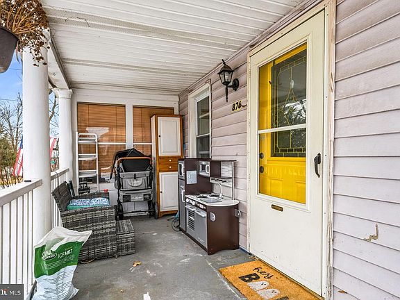 3rd image of 876 Williams Ave