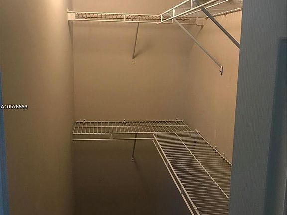 2nd image of 3395 NE 9th Dr #3395102