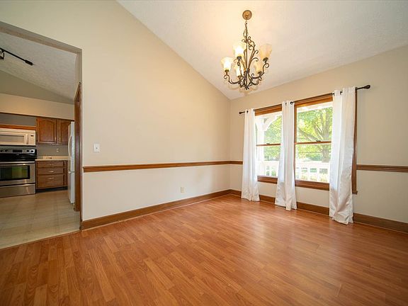 3rd image of 13784 Laredo Dr