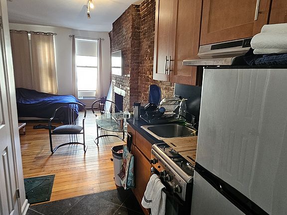5th image of 313 E 60th St APT 2D