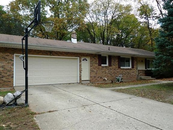 2nd image of 4884 Palenque St NE
