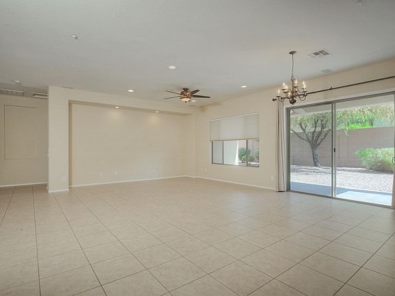 4th image of 1446 W Whitman Ct