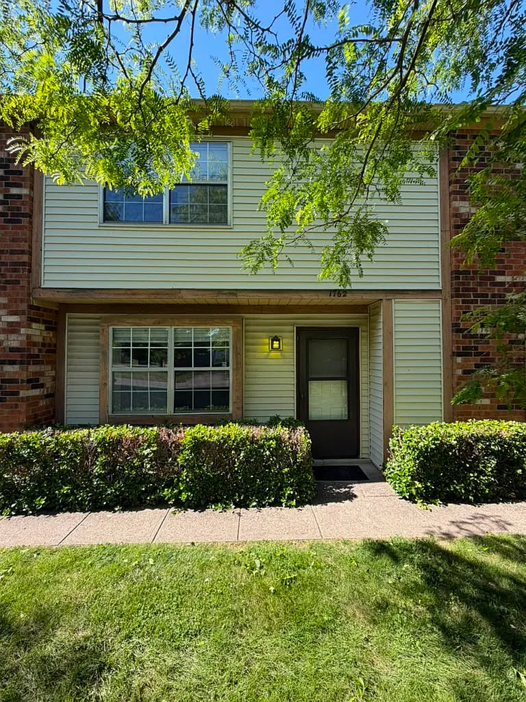 2 bed, $1,499 — Photo 2