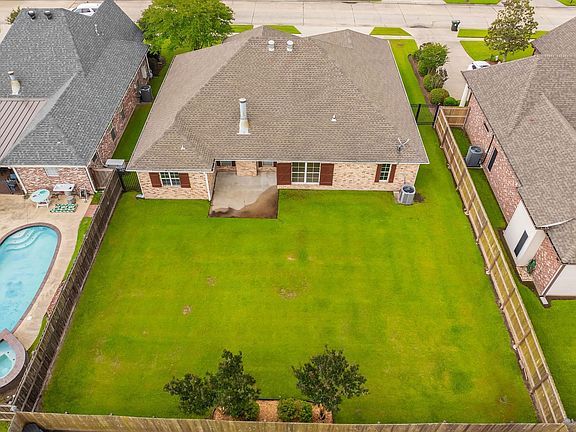 4th image of 200 Lansdown Dr
