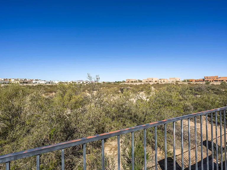 4405 Levante Dr — Photo 37