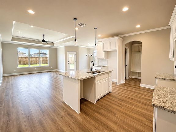5th image of 709 Bass Lake Ln