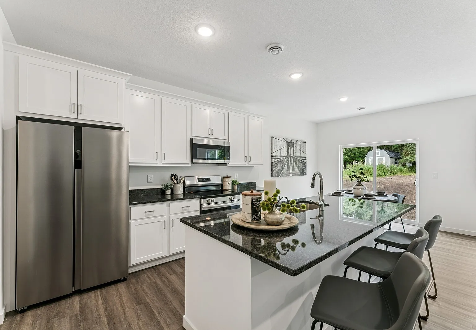 3 bed, 1485 sqft, $2,395 — Photo 3