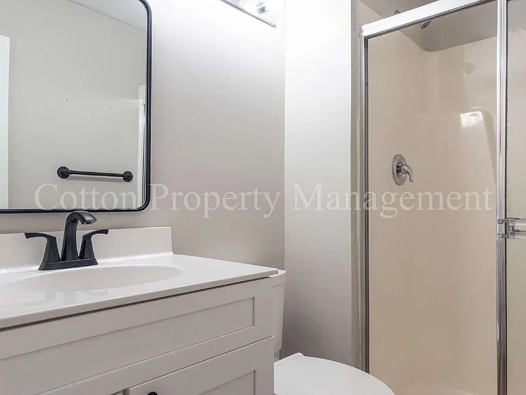 2030 Albert Cir — Photo 21