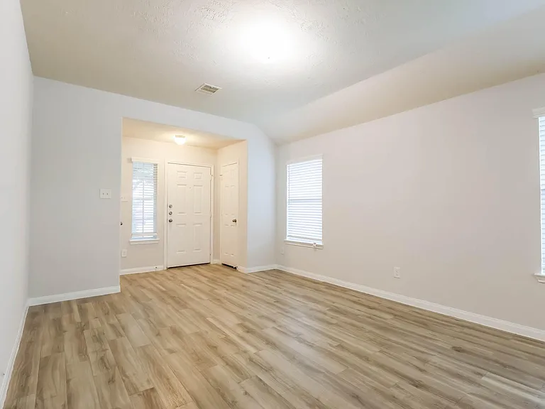 21718 Martin Grove Ct — Photo 9