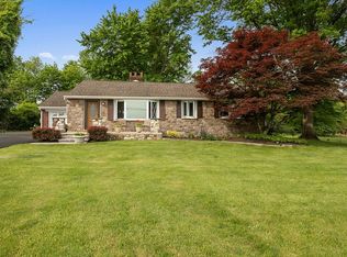 8 Newville Rd, Chalfont, PA 18914