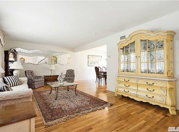 4th image of 1 Colgate Ln