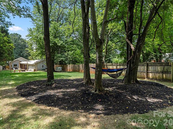 5th image of 2717 Arnold Dr