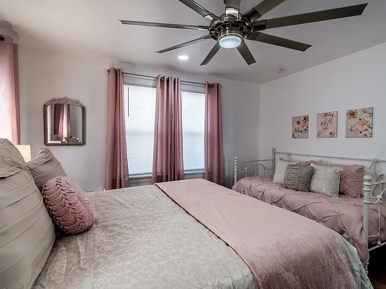 1117 Ocean Dr E #A — Photo 33