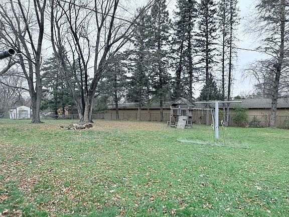 3rd image of 821 Brook St