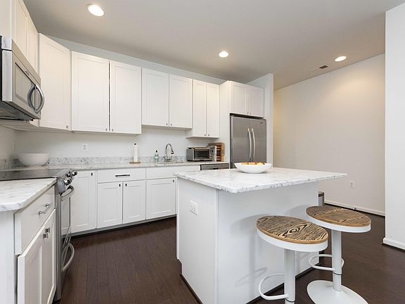 5th image of 3415 Sherman Ave NW
