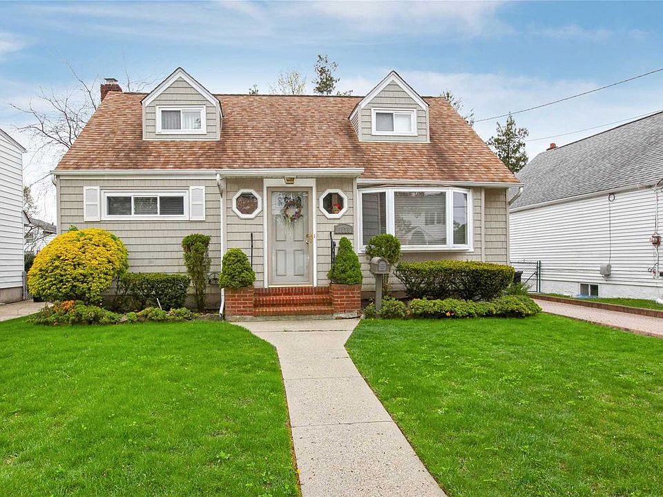 1st image of 1878 Gerald Ave