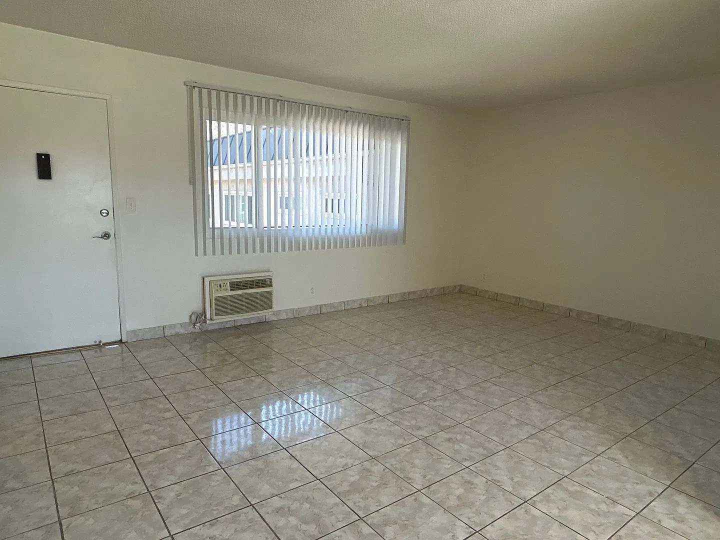 1165 Thompson Ave. — Photo 4