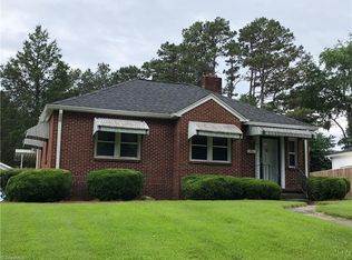 220 London Ln, Mount Airy, NC 27030