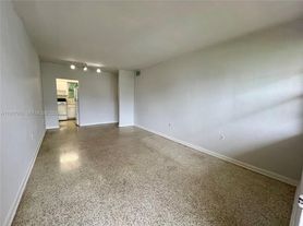675 SW 7th Ave