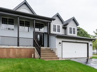 1010 Yellowstone Ln, Harvard, IL 60033