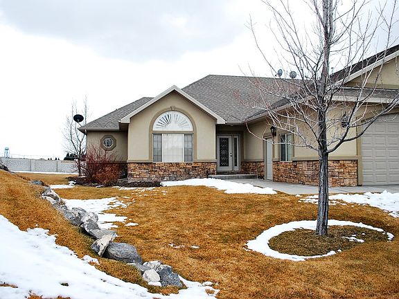 2nd image of 670 Eaglewood Dr