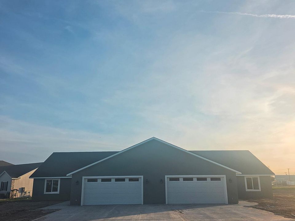 1st image of 40 Lakeside Loop