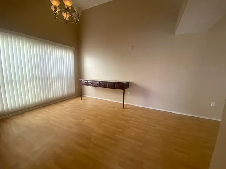 1249 E Laurel Ave — Photo 14