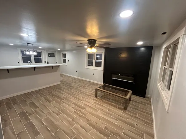 403 N Kenwood Blvd, Indianola, IA 50125