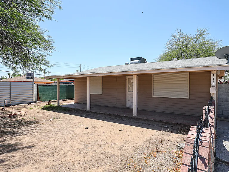 1053 E Weldon Ave — Photo 46