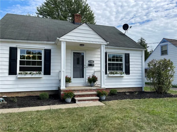 5705 Decker Rd, North Olmsted, OH 44070