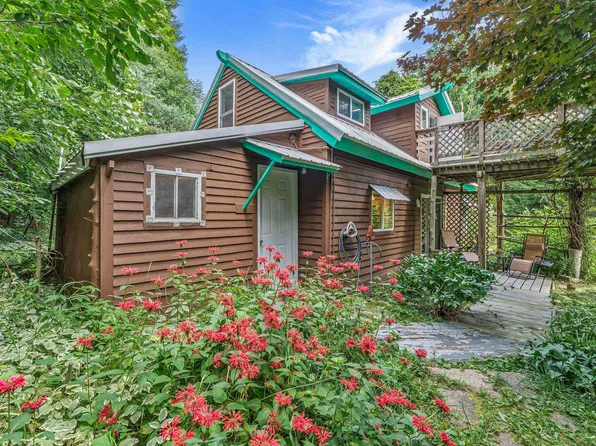 8594 W Old State Rd, Central Lake, MI 49622